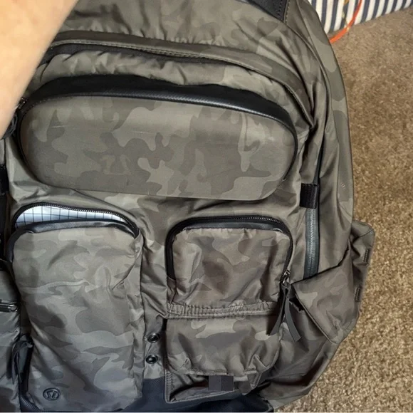 NEW~Lululemon Cruiser Backpack Savasana Camouflage. Retails $275 - Picture 2 of 6